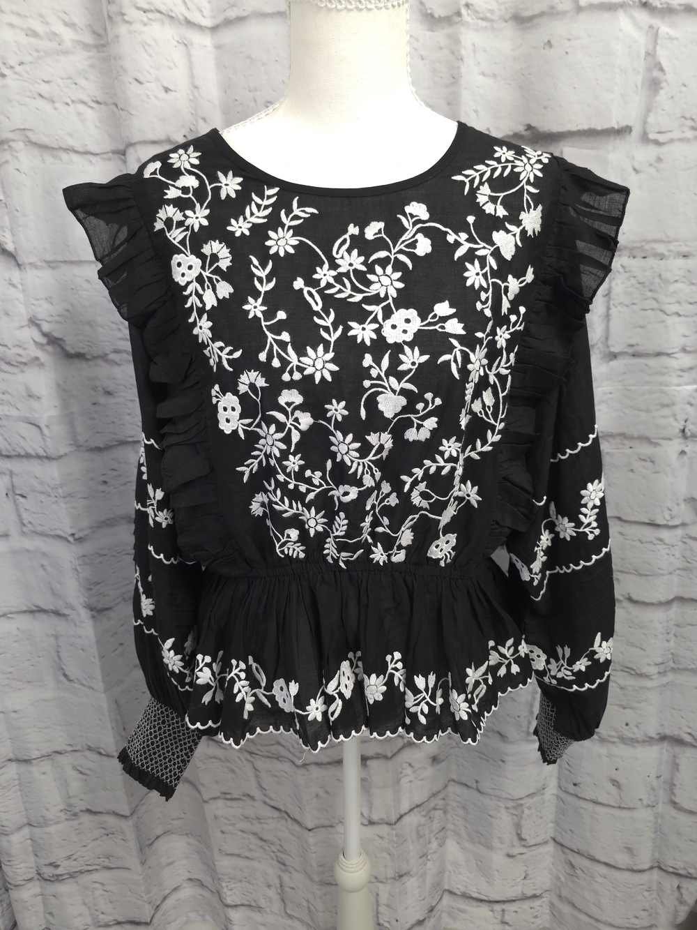 Calypso St. Barth Black Blouse with White Floral Embroidery Size Medium
